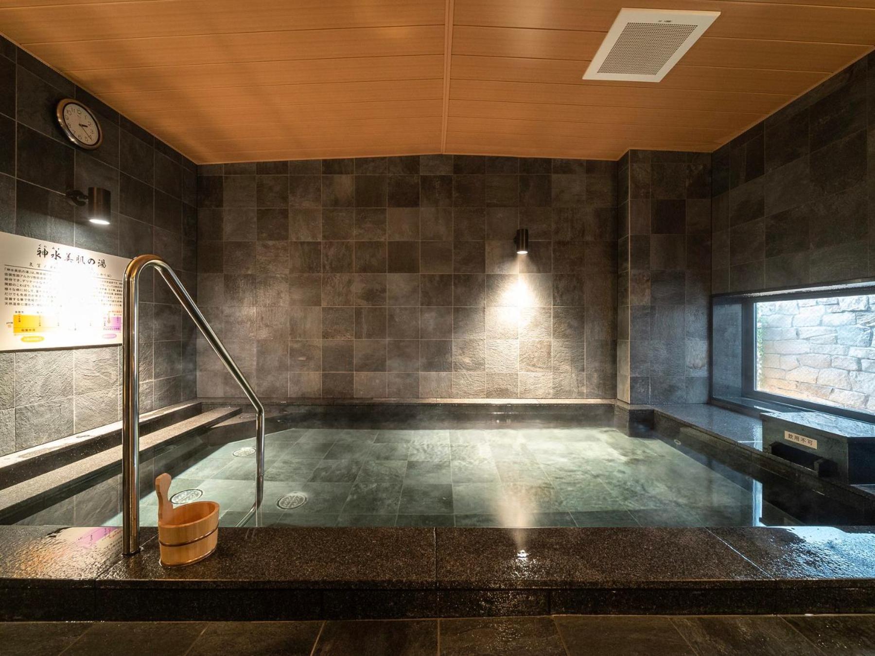 Super Hotel Kumamoto Ekimae Natural Hot Springs Екстериор снимка